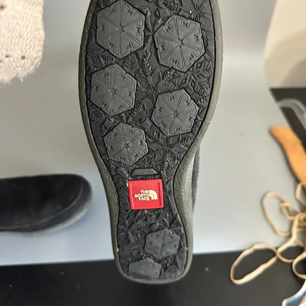 The North Face Womens Black Suede Cable Knit Winter Boots PrimaLoft 200g Size 9